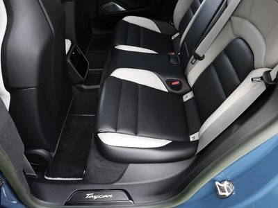 صورة مصغرة 59 لـ 2022 Porsche TAYCAN