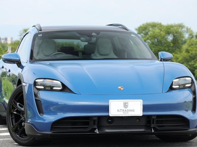 صورة 1 لـ 2022 Porsche TAYCAN
