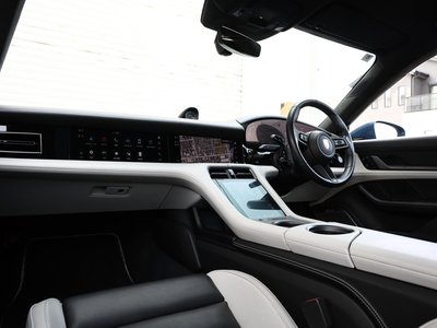 صورة مصغرة 63 لـ 2022 Porsche TAYCAN