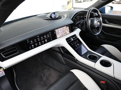 صورة مصغرة 64 لـ 2022 Porsche TAYCAN