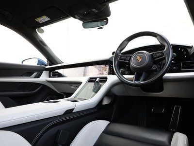 صورة مصغرة 65 لـ 2022 Porsche TAYCAN