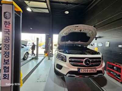 MERCEDES-BENZ GLB - 1