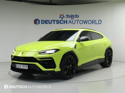 LAMBORGHINI URUS - 1