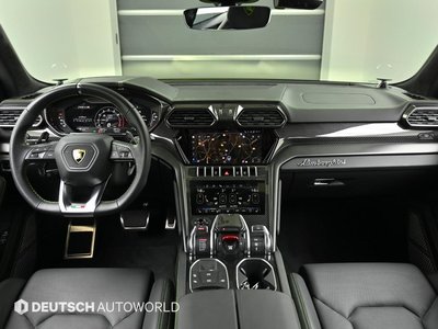 LAMBORGHINI URUS - 4