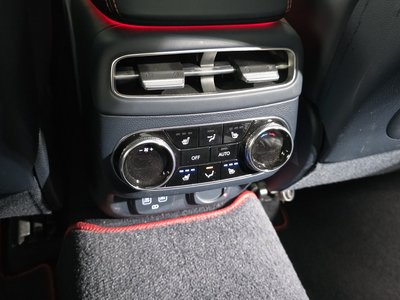 2021 Genesis GV70 — миниатюра 18