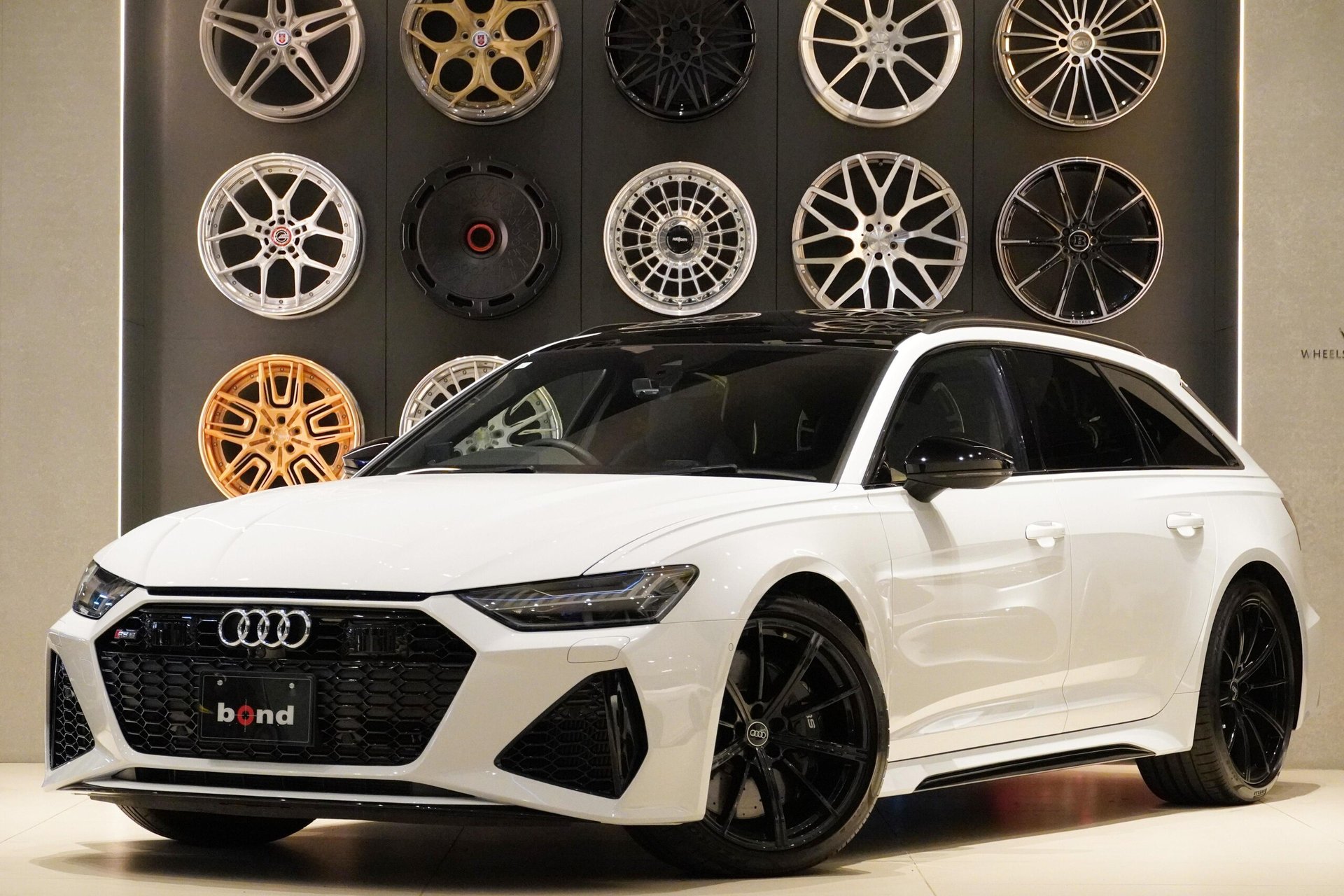 AUDI RS6 AVANT - View 1