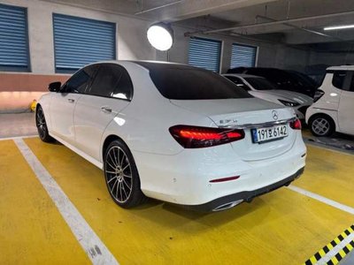 MERCEDES-BENZ E-CLASS - 9