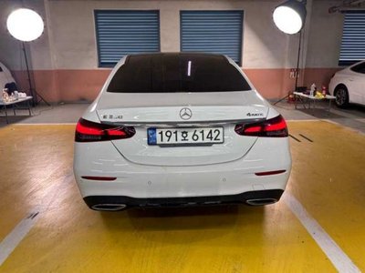 MERCEDES-BENZ E-CLASS - 2