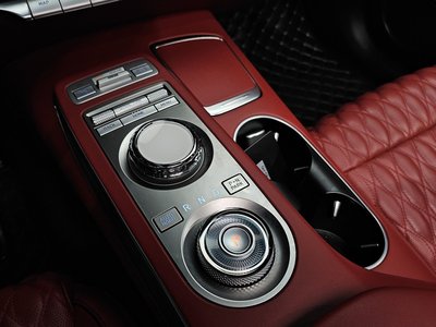 2021 Genesis GV70 thumbnail 12