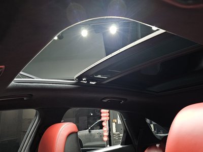 2021 Genesis GV70 thumbnail 25
