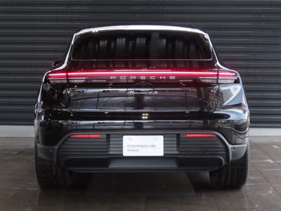 PORSCHE MACAN - 8