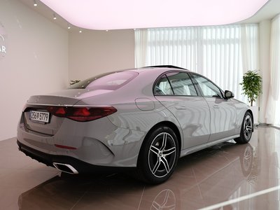 MERCEDES-BENZ E-CLASS - 4