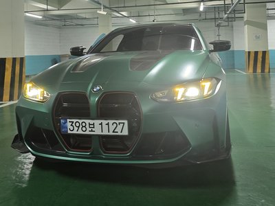 2025 BMW M4 photo 2