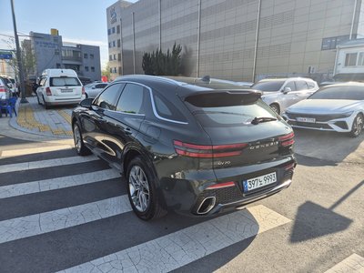 صورة 6 لـ 2021 Genesis GV70