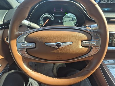 صورة 10 لـ 2021 Genesis GV70