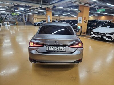 LEXUS ES - 3