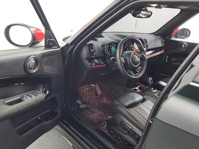 MINI COUNTRYMAN - 10