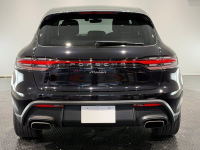 PORSCHE MACAN - 8