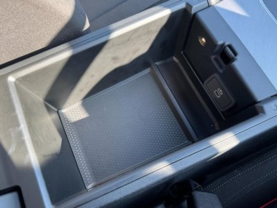 2025 BMW I4 thumbnail 32