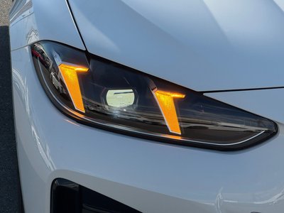 2025 BMW I4 thumbnail 14