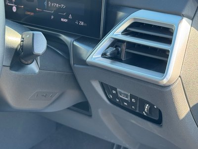 2025 BMW I4 thumbnail 50