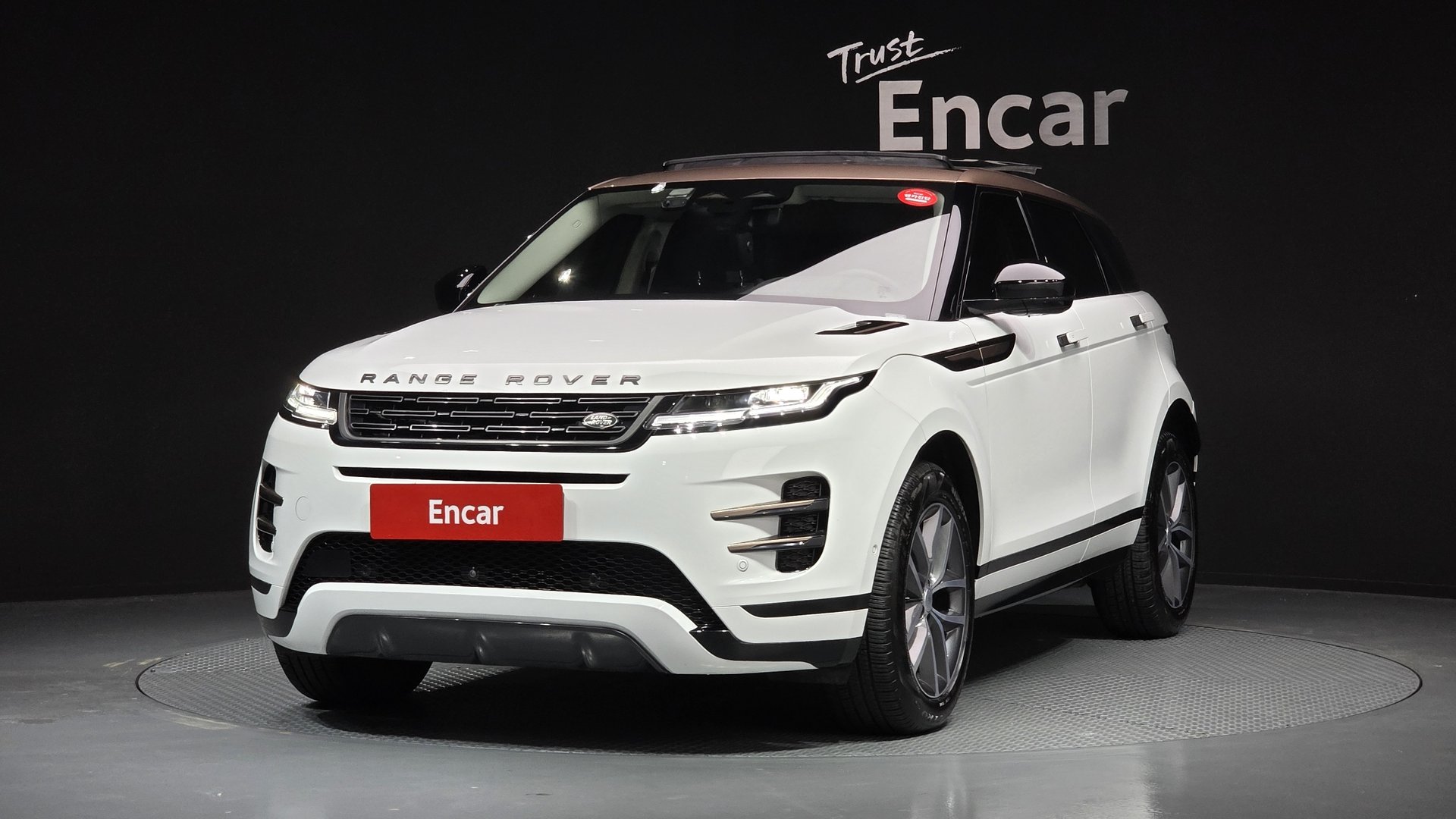 LAND ROVER RANGE ROVER EVOQUE - View 1