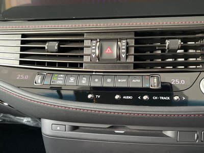 2021 Lexus LS — миниатюра 52