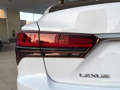 2021 Lexus LS — миниатюра 28