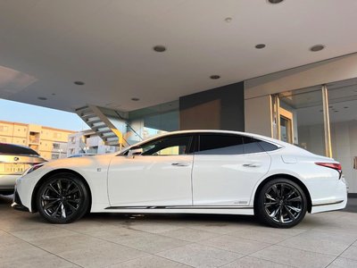 2021 Lexus LS — миниатюра 24