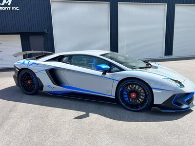 LAMBORGHINI AVENTADOR - 9
