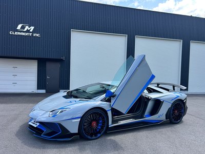 LAMBORGHINI AVENTADOR - 1