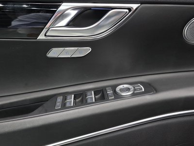 2022 Genesis GV80 — миниатюра 23