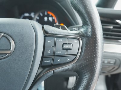 2023 Lexus LS — миниатюра 20