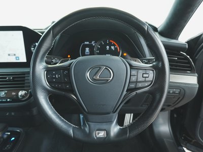 2023 Lexus LS — миниатюра 18