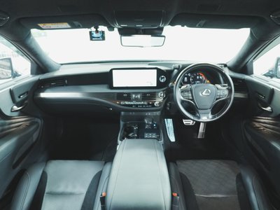 صورة 2 لـ 2023 Lexus LS