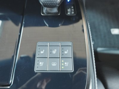 2023 Lexus LS — миниатюра 32