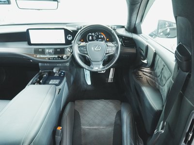 2023 Lexus LS — миниатюра 17