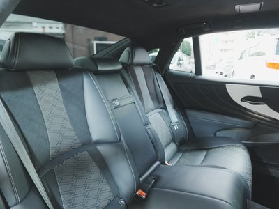 2023 Lexus LS — миниатюра 45