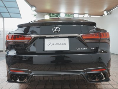 صورة 10 لـ 2023 Lexus LS