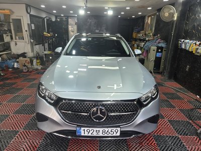 MERCEDES-BENZ E-CLASS - 1