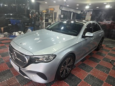 MERCEDES-BENZ E-CLASS - 4