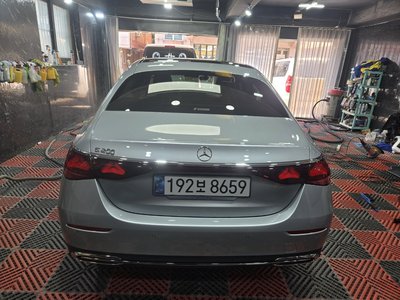 MERCEDES-BENZ E-CLASS - 2