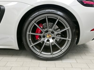 PORSCHE 718 - 8