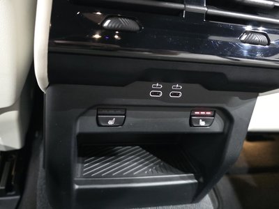 2025 BMW 5 SERIES 缩略图 17
