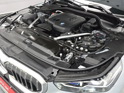 2025 BMW 5 SERIES — фото 7