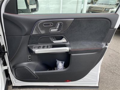 2025 Mercedes-BENZ GLB 缩略图 37