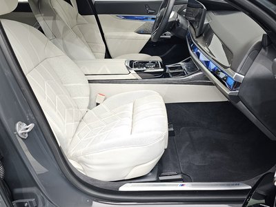 2025 BMW I7 缩略图 16