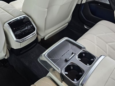 2025 BMW I7 缩略图 27