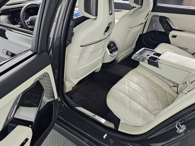 2025 BMW I7 缩略图 18