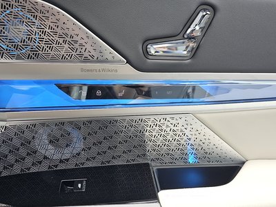 2025 BMW I7 缩略图 38